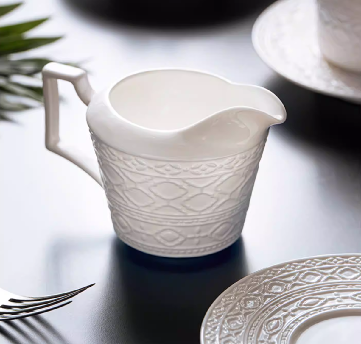 Relief Rim Tea Service Set No. 02